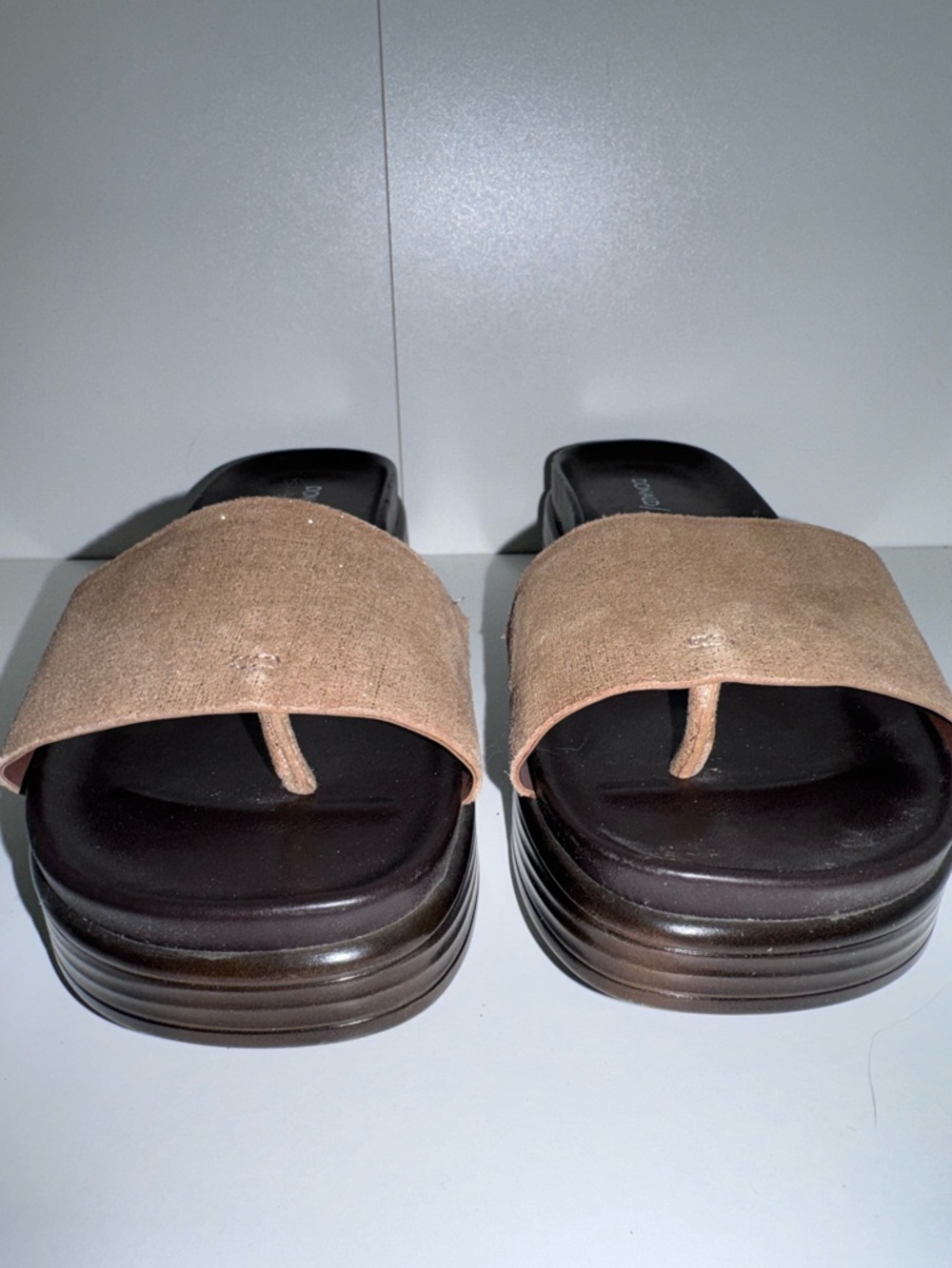 Donald J Pliner Distressed Gold Fiji Wedge Sandals. NWOT - Picture 2 of 5